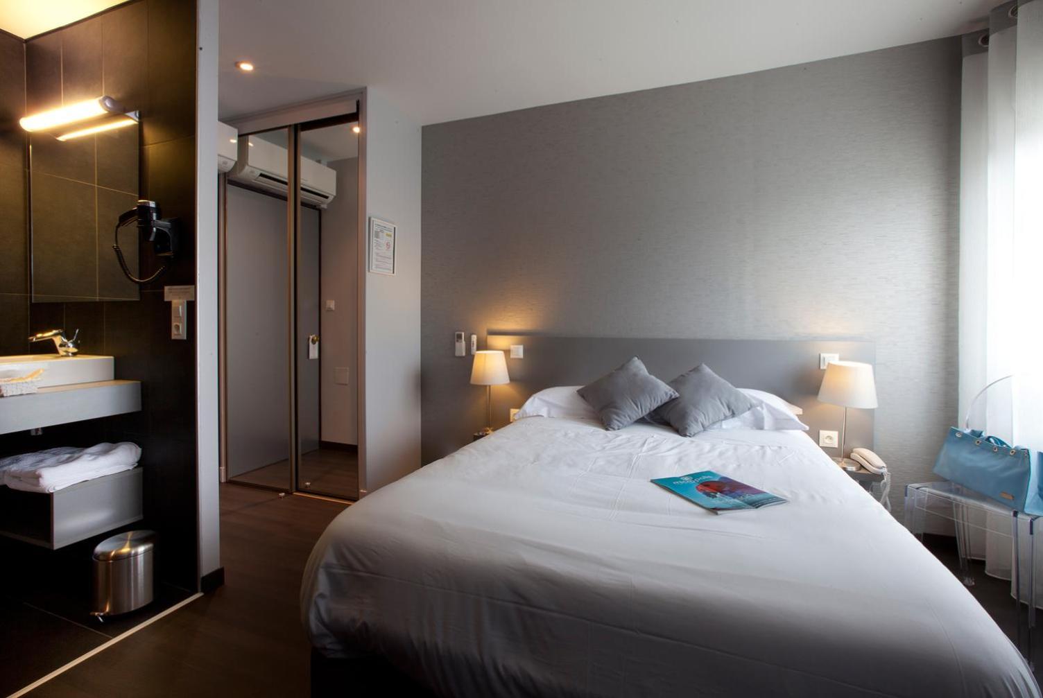 Logis Hotel - Restaurant - Spa - Le Relais De Farrou Villefranche-de-Rouergue Luaran gambar