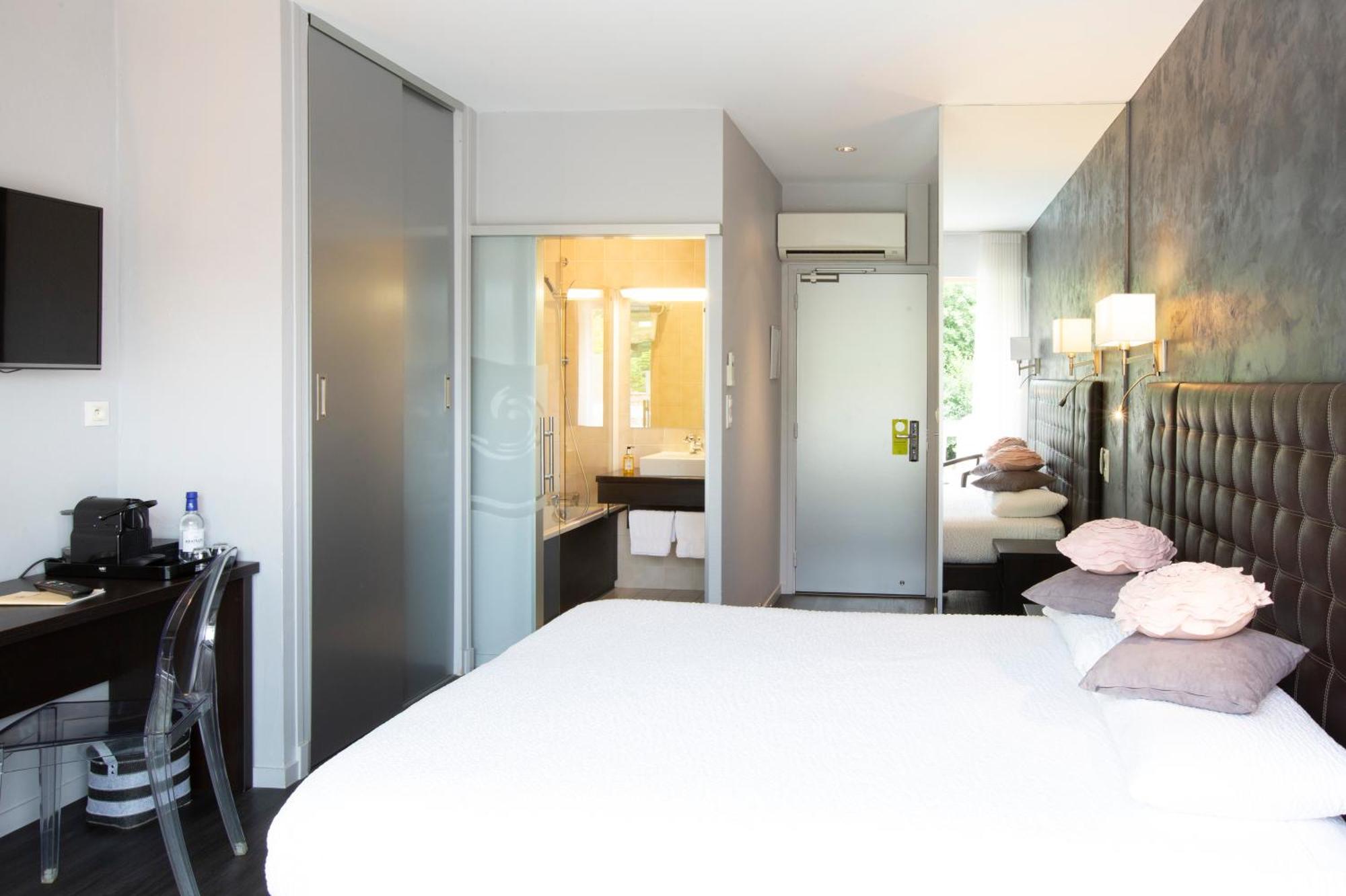 Logis Hotel - Restaurant - Spa - Le Relais De Farrou Villefranche-de-Rouergue Luaran gambar
