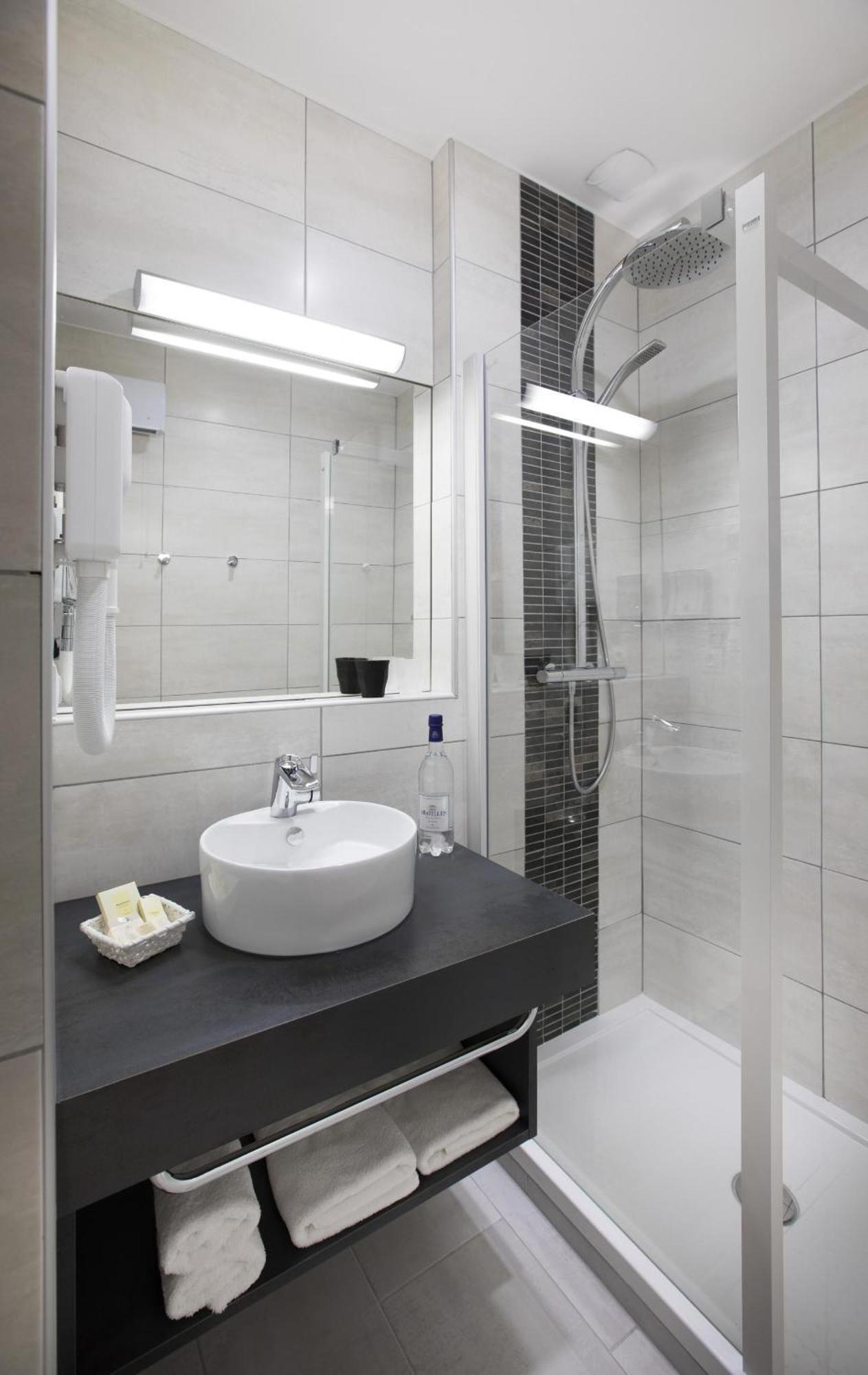 Logis Hotel - Restaurant - Spa - Le Relais De Farrou Villefranche-de-Rouergue Luaran gambar