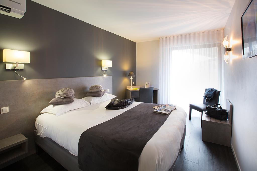 Logis Hotel - Restaurant - Spa - Le Relais De Farrou Villefranche-de-Rouergue Luaran gambar